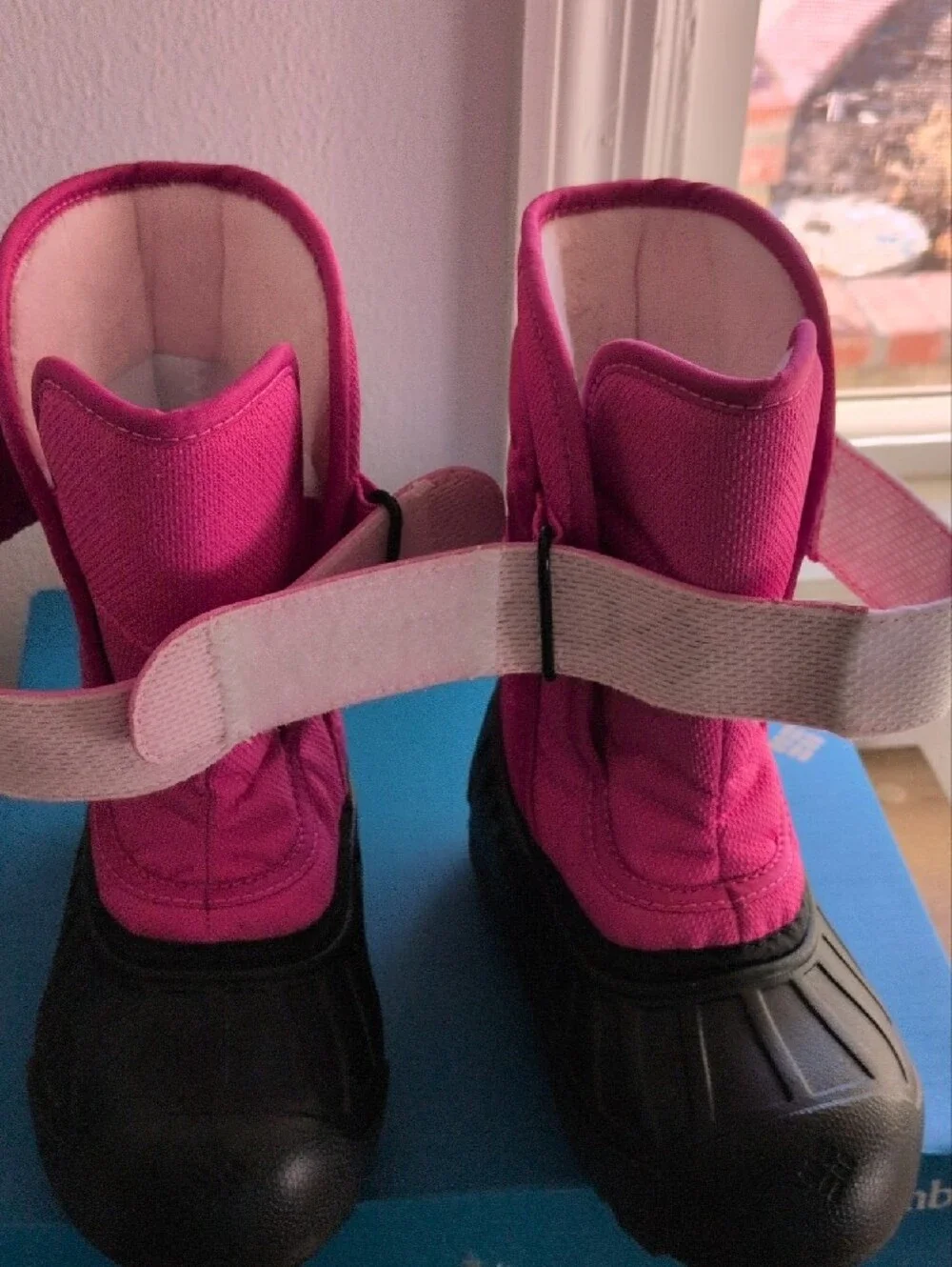 NWT Columbia Kids Hot Pink and Black Insulated Snow Boots